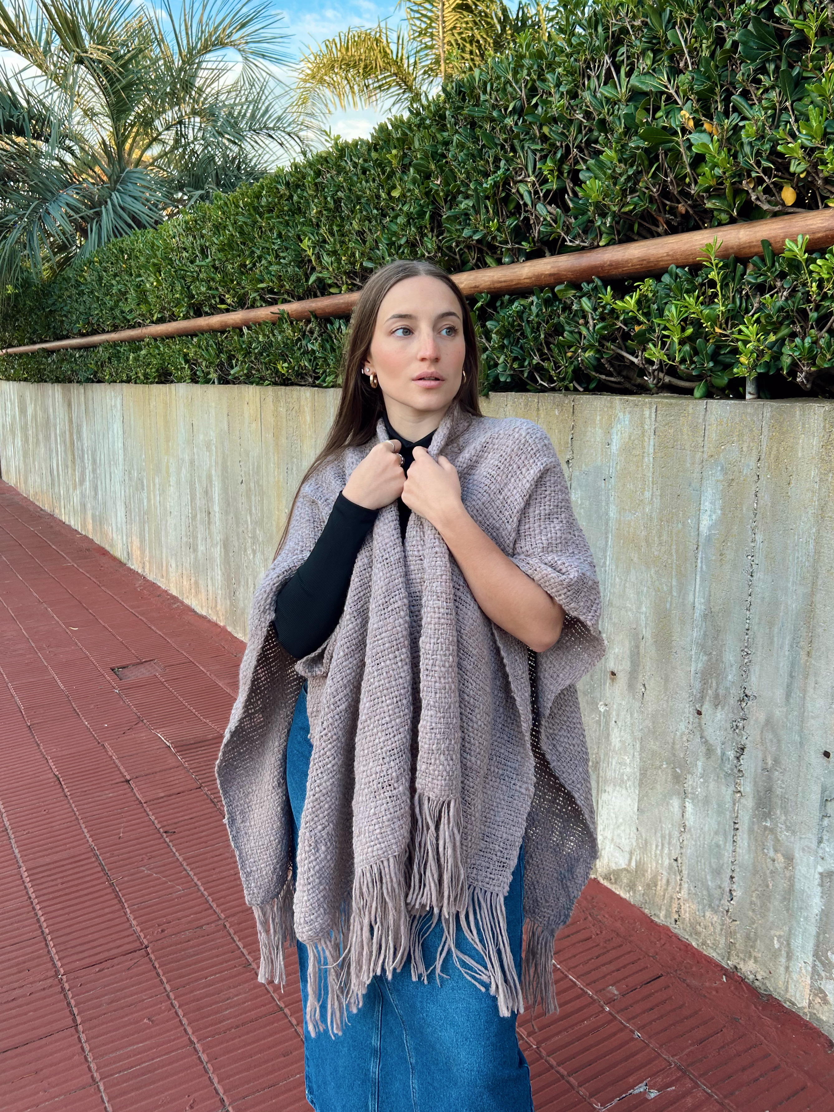 RUANA ARU